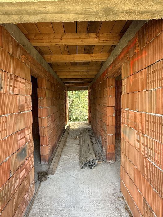 Casă nouă P+1 la roșu + 1 teren lipit, total 618 mp- 3 insule