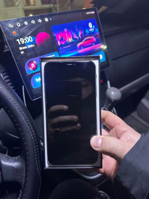 Продам айфон 11про мах