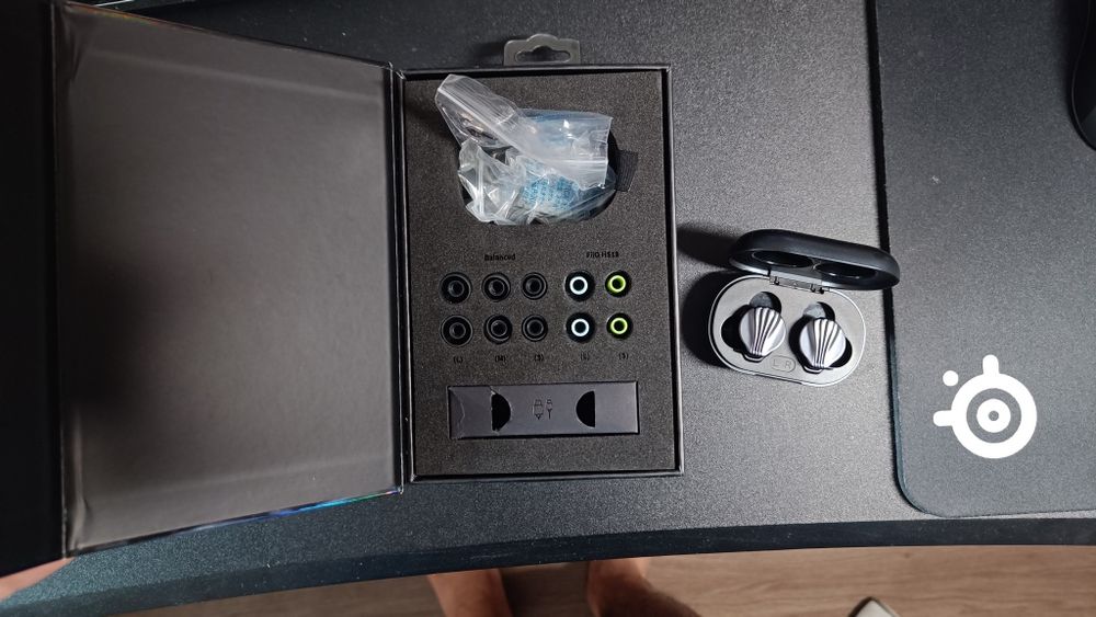 Продам наушники Fiio FW5