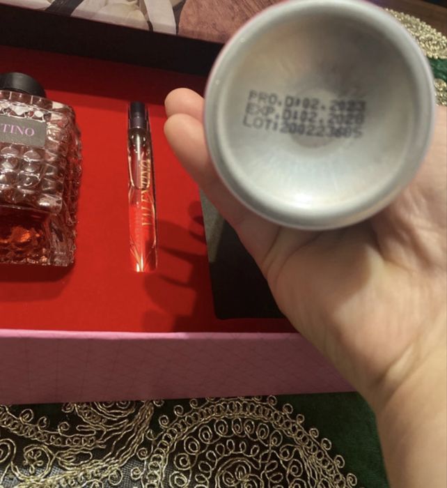 Parfum pentru femei, Valentino.