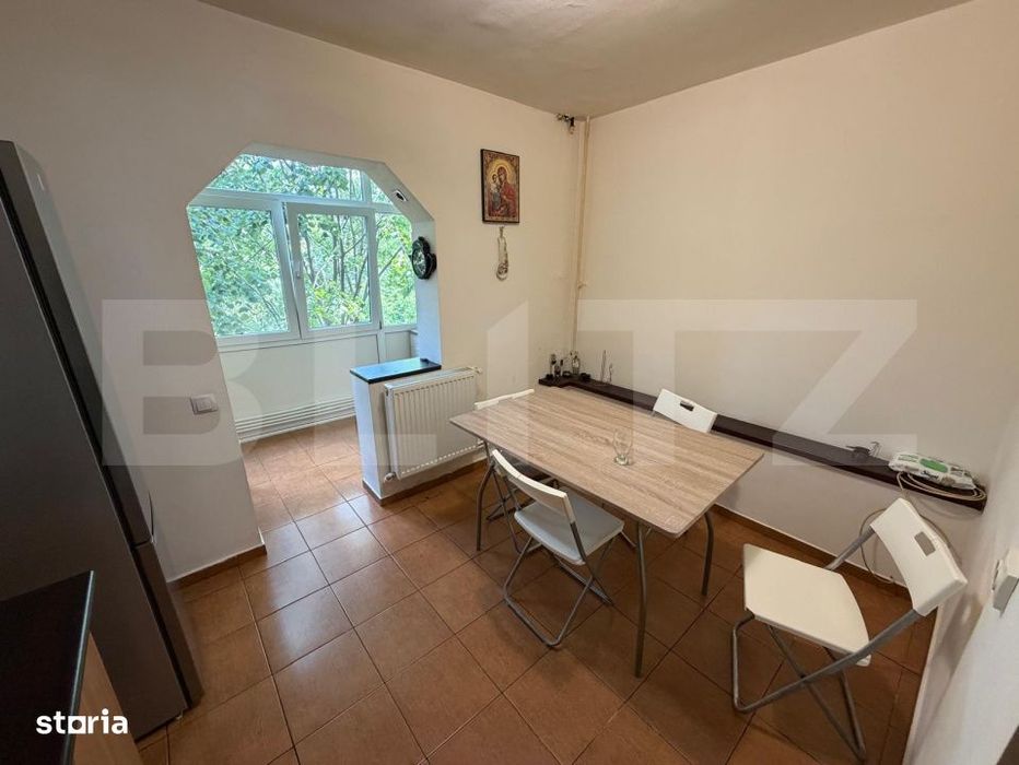 Apartament 3 camere decomandat, etaj 3, Rovine, zona Posta din Rovine
