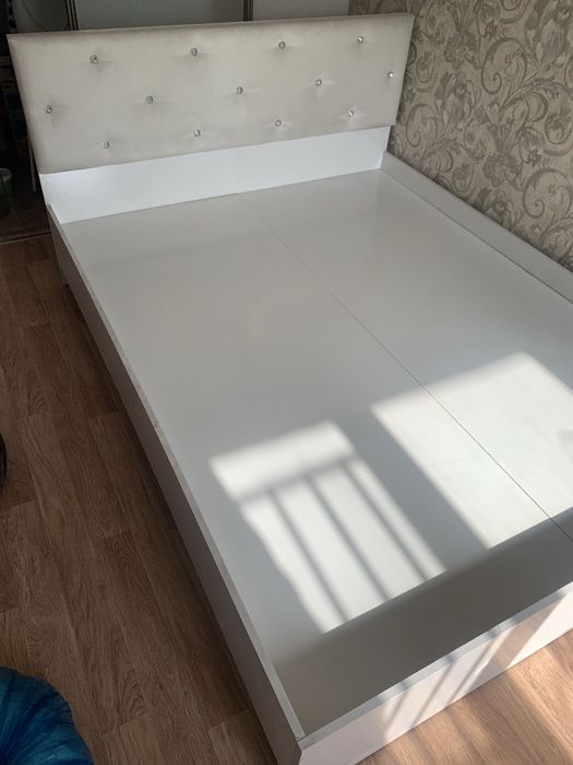 Кровать двухспальная