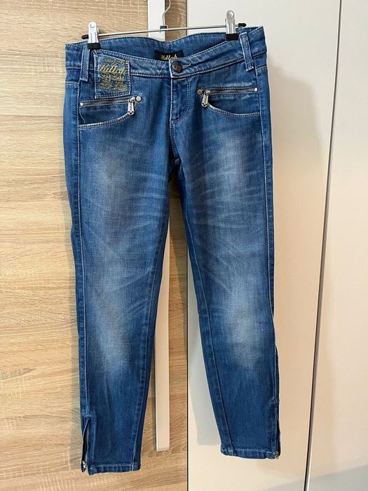 Vand blugi jeans diverse modele stare foarte buna pentru femei