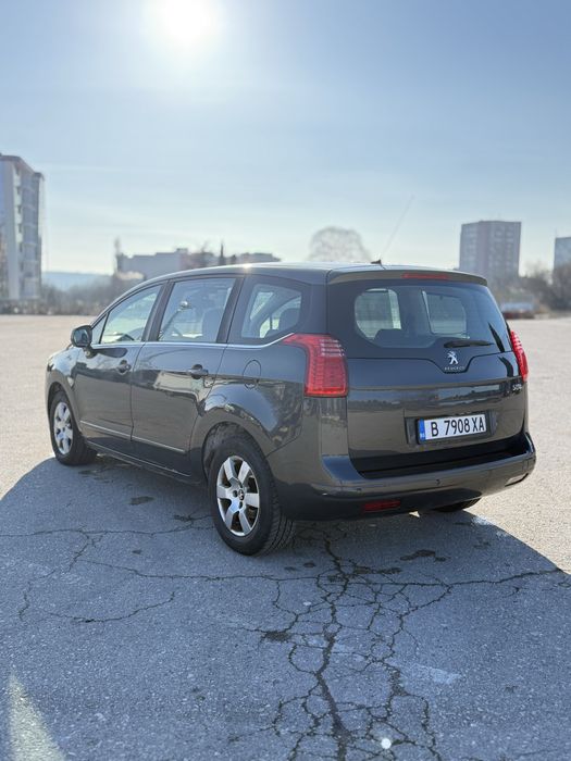 Продавам Peugeot 5008