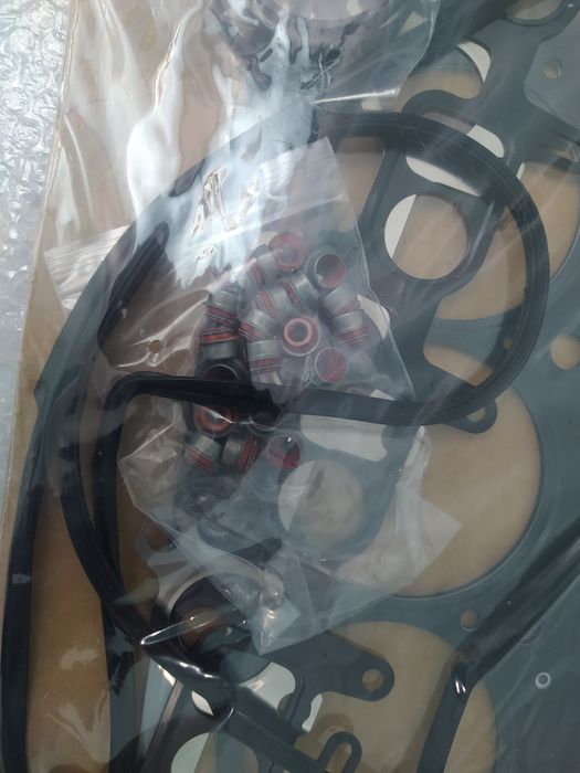 Комплект прокладок для двигателя Мерседес 612