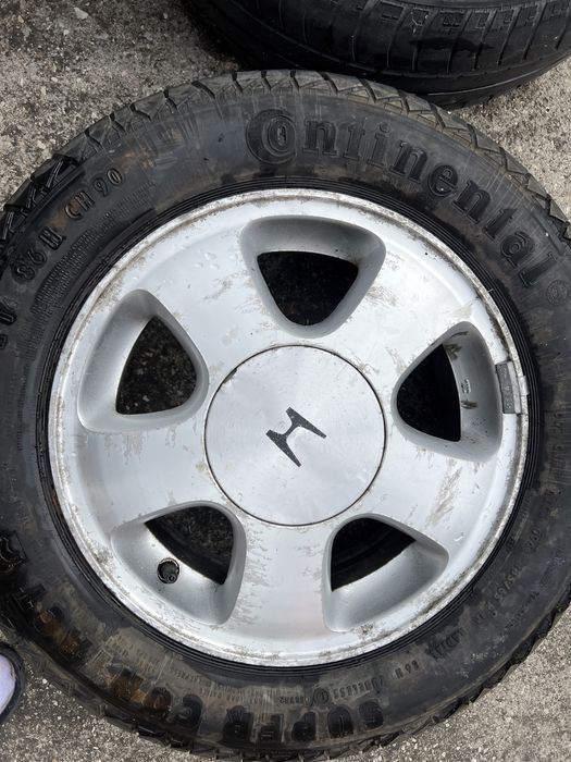 Летни гуми с джанти + зимни гуми