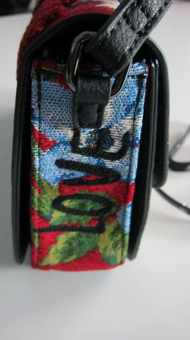 Desigual оригинална дамска цветна чанта