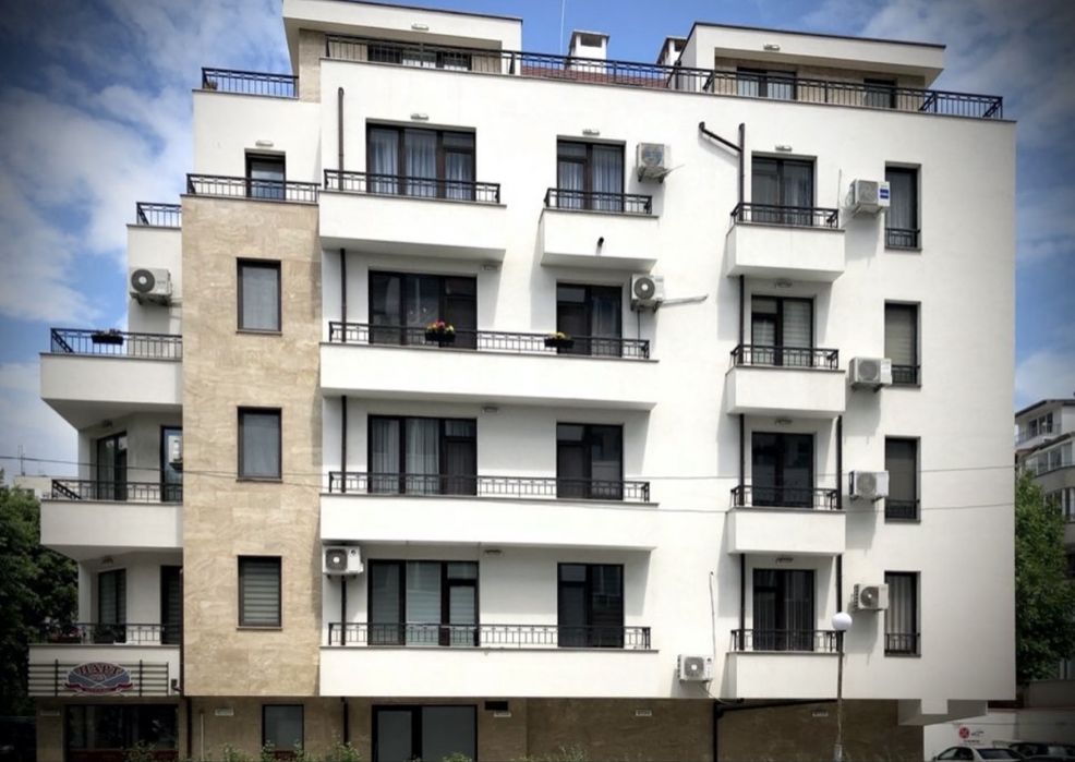 Продава се Двустаен апартамент в Бургас, Център - 74 кв.м за 3230 €/кв.м - Снимка #6