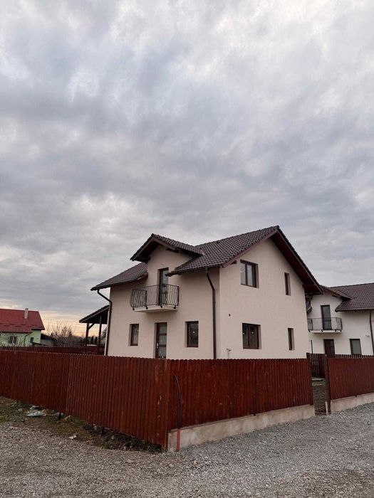Vand casa noua 150 mp in Reghin