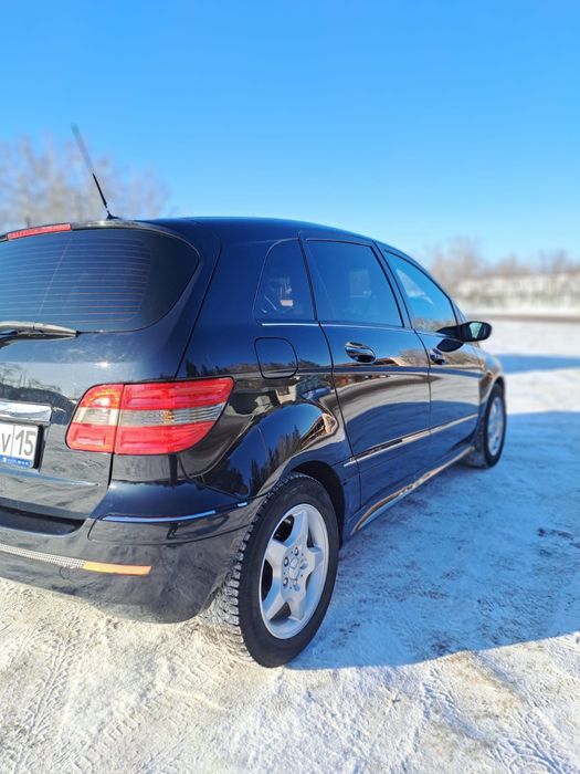 Продам достойный Мерседес B200