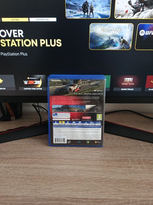 Vând 3 jocuri pentru PS4