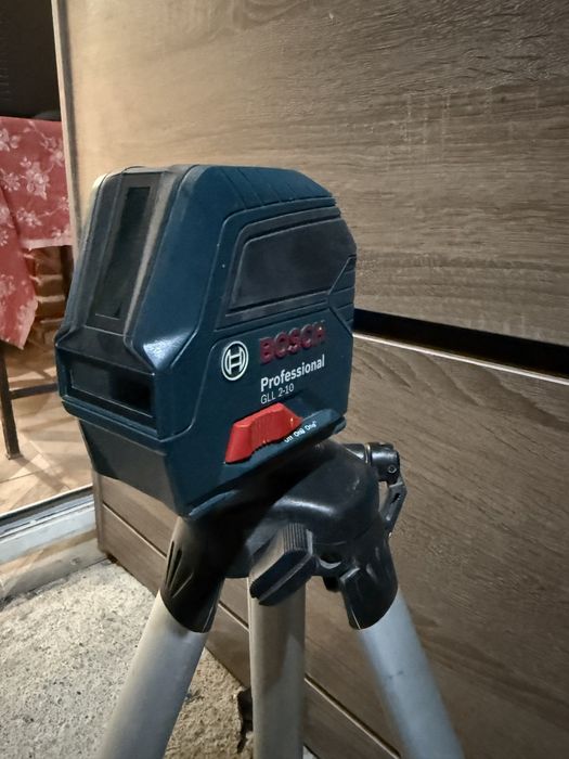 Лазарен нивелир Bosh Profissional GLl-210