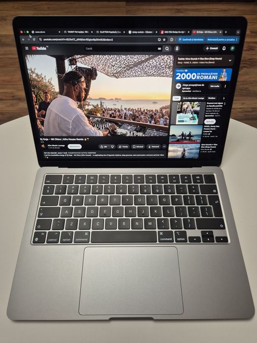 Laptop Apple MacBook Air 13,6 inch M2 256 GB ssd 8 GB ram gri spatial ca nou