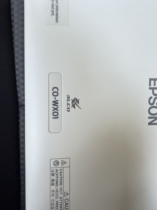 Проектор Epson CO-WX01 почти новый