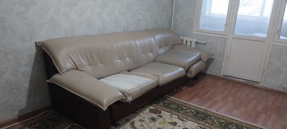 Диван угловомыиымен