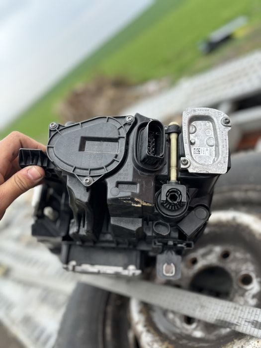 Оригинален десен фар Audi A3