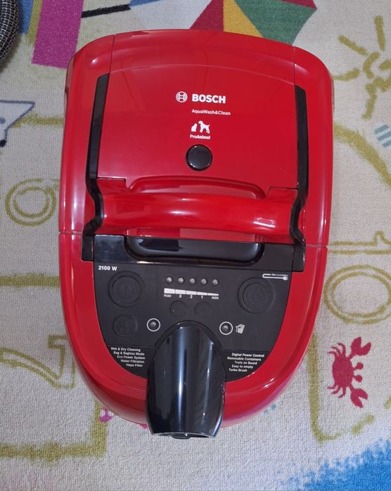 Aspirator cu spalare Bosch BWD421PRO, 2100 W, Filtru Hepa, Perii Turbo