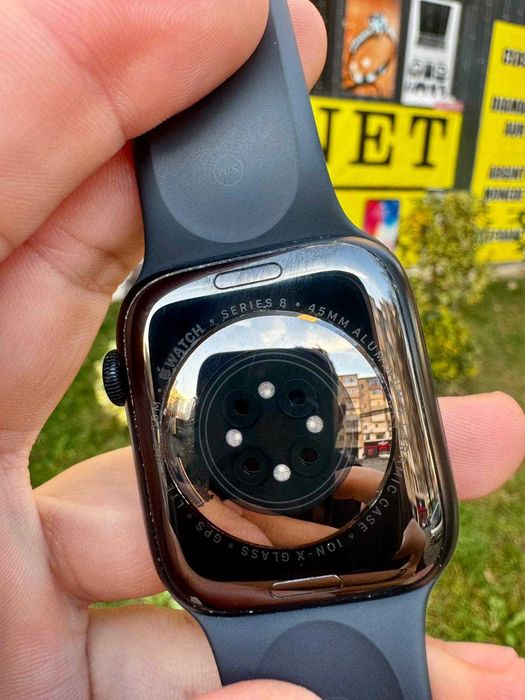 Apple Watch Series 8 / GPS + Cellular / 45mm / Midnight