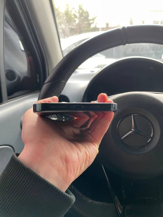 iPhone 12 Pro max aybi yo’q