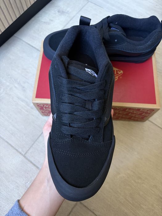 Абсолютно нови оригинални Vans Knu Skool
