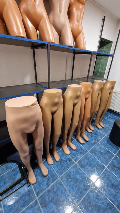 Picioare femei, manechine magazin