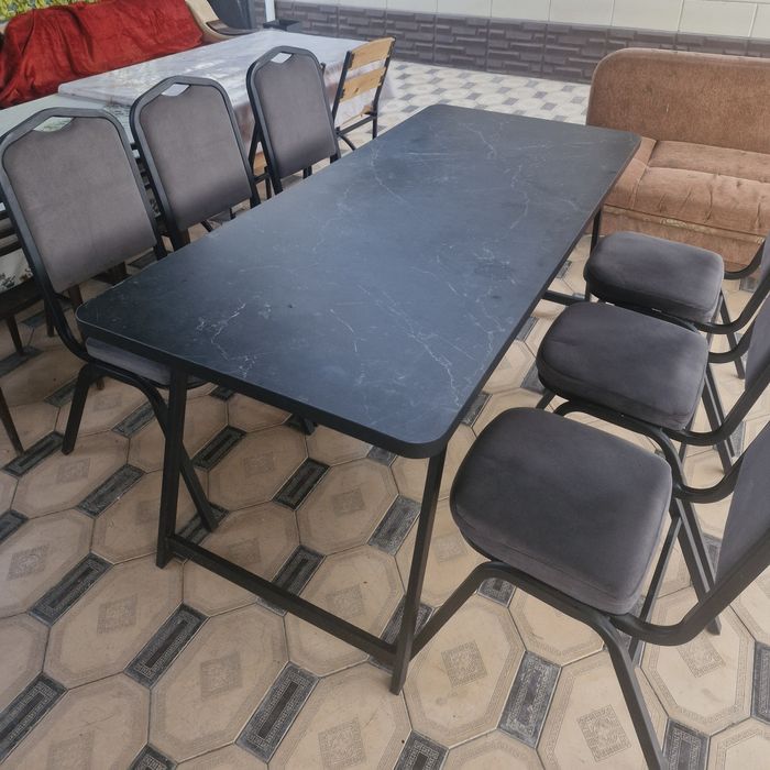 Продается стол и 6 стульев