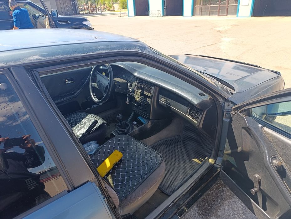Продам машину audi 80 B3