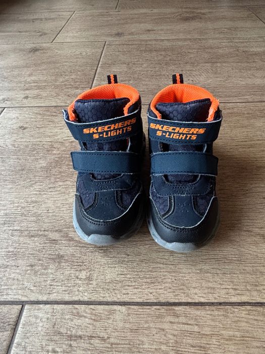 Vand adidasi Skechers 24 copii+ papuci de casa 25