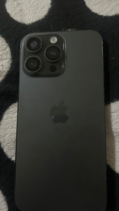 Продаю телефон айфон