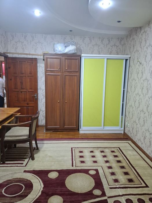 Юнусабад -8 3х комнатная квартира с обстановкой