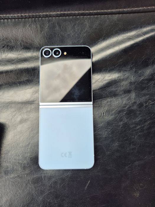 Samsung galaxy flip 6