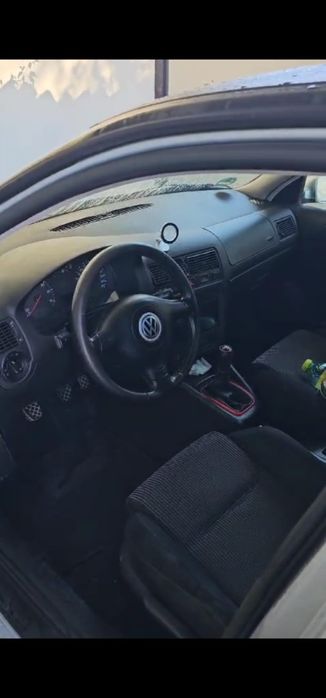 Vând Golf 4 1.6i Climatronic