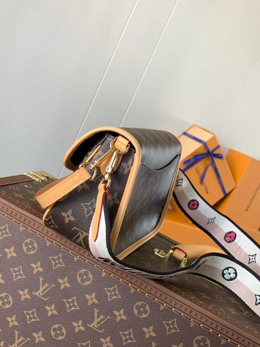 Сумка LV Louis Vuitton Diane Сэтчел