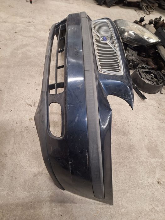 Предна броня Volvo V70 / Волво В70 2000/07г