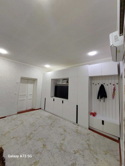 Uy sotiladi srochno!