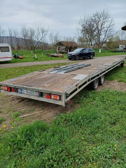 Trailer cu axa viratoare