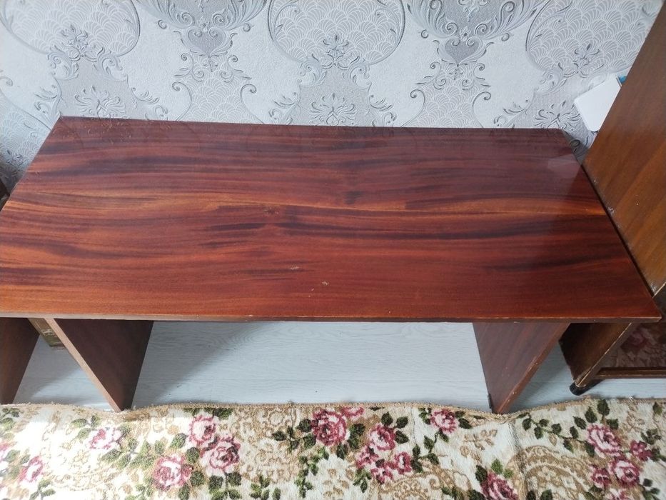 Журнальный столик