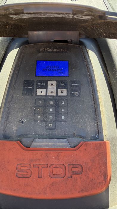Robot tuns iarba Husqvarna Automower 310