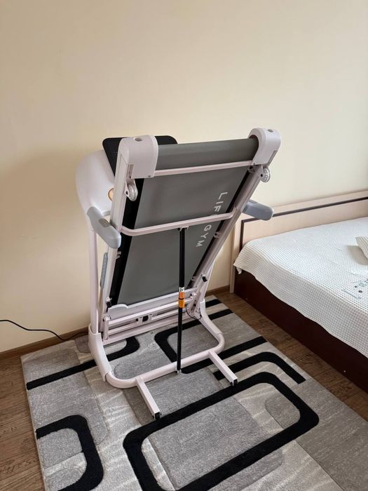 Сгъваема бягаща пътека Life Gym - Elevation Pro Treadmill, до 120 kg