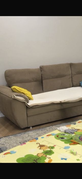 Диван б/у. Сломан но можно отремонтировать!