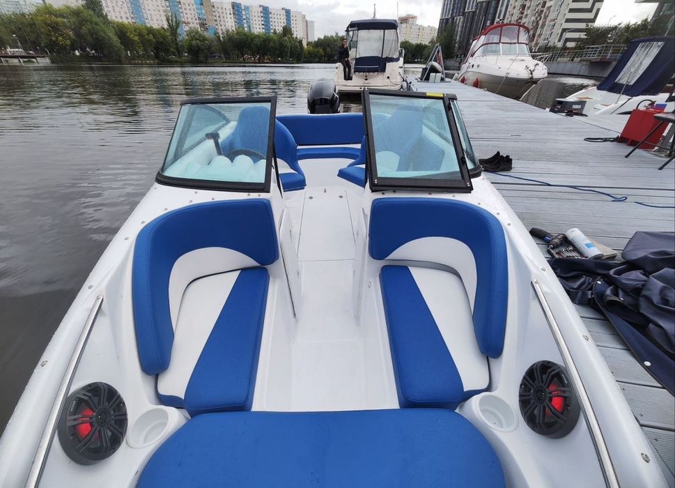 Стильный катер Касатка  VT 575