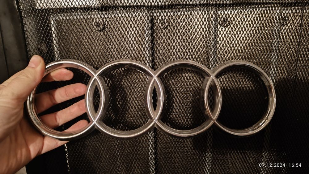 Продам значки на Audi