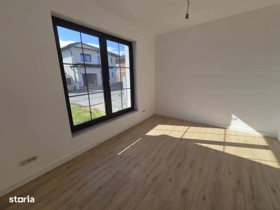 Casă nouă, la sol, 160 mp, teren 420 mp, Via Carmina, comision 0%