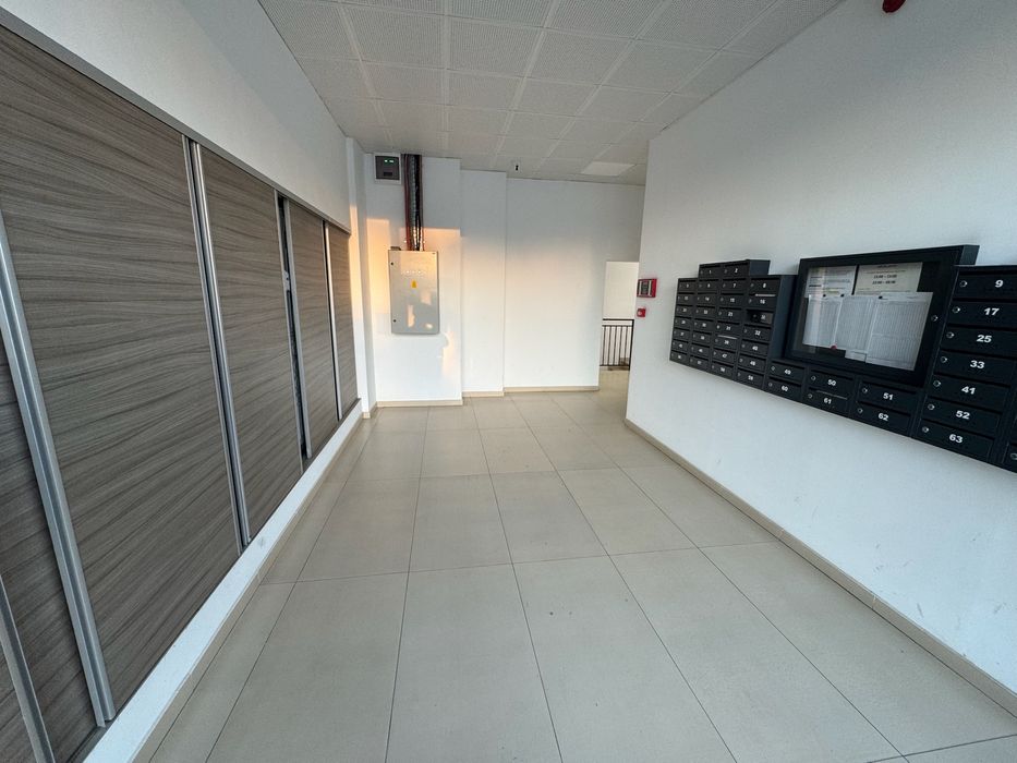 Proprietar inchiriez apartament cu 3 camere.