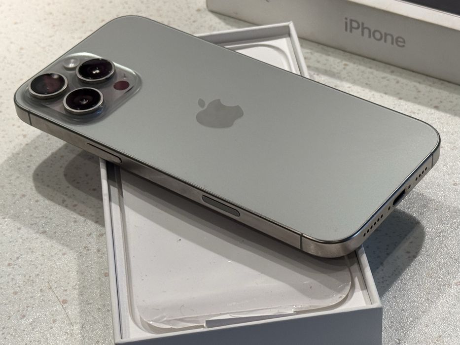 iPhone 16 Pro Max 256GB Natural Titanium – Като НОВ, 94% Батерия!