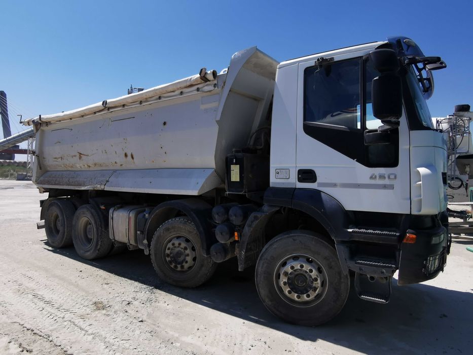 Autobasculanta 8x4 Iveco