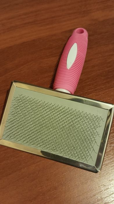 Продам комбез  и расчёски для собаки