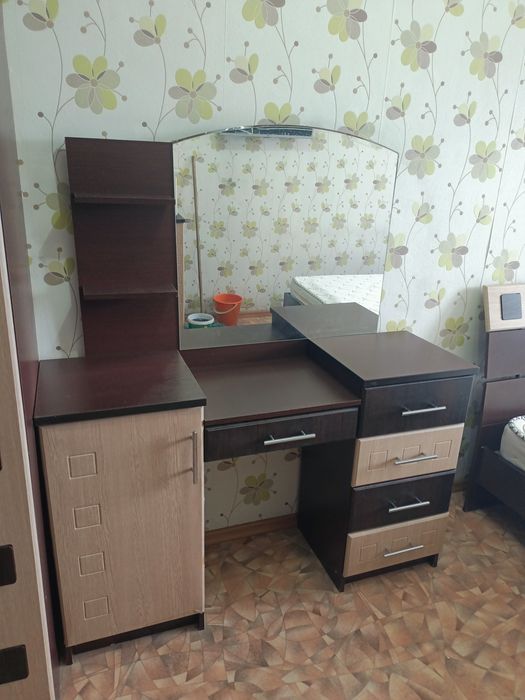 Продаётся спальный гарнитур