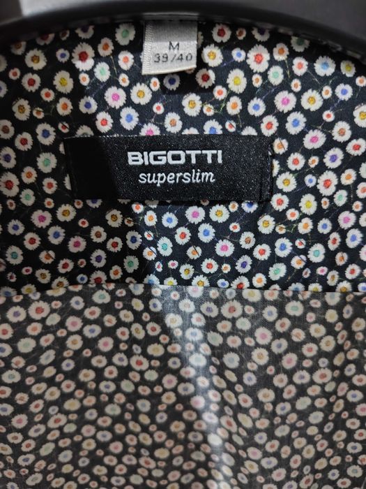 3 Cămăși barbatesti deosebite.