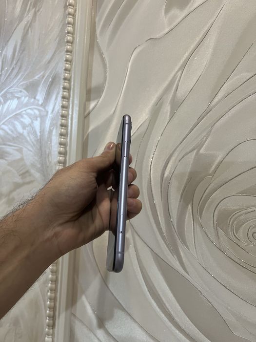 Продам IPhone 11 128gb